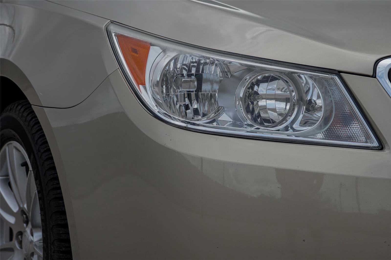 Used 2012 Buick LaCrosse Leather image 3