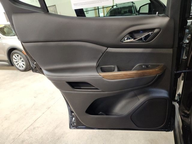 Certified 2023 GMC Acadia SLE w/ Driver Convenience Package image 25