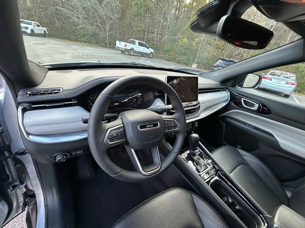 Used 2024 Jeep Compass Limited image 2