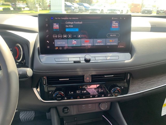 New 2026 Nissan Rogue Platinum image 14