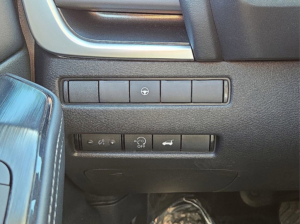 Used 2026 Nissan Rogue SV image 25