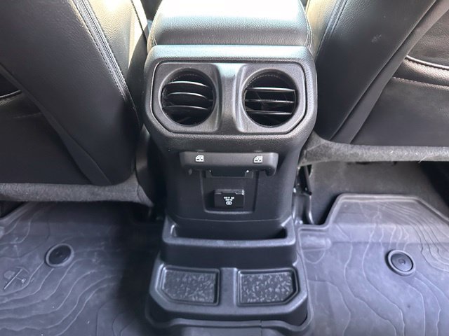 Used 2022 Jeep Wrangler Unlimited Sahara w/ Cold Weather Group AWD/4WD image 32