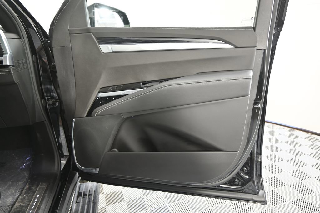 Used 2025 Cadillac Escalade Sport w/ Touring Package image 12