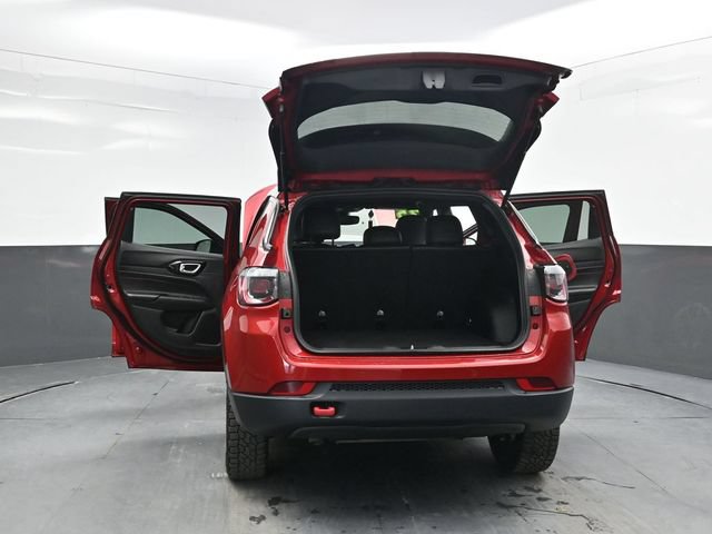 Used 2025 Jeep Compass Trailhawk AWD/4WD image 49