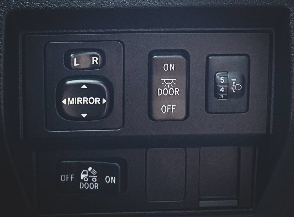 Used 2016 Toyota Tundra SR AWD/4WD image 5