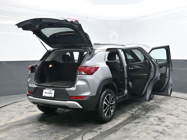 Used 2025 Chevrolet TrailBlazer LT w/ Driver Confidence Package image 46