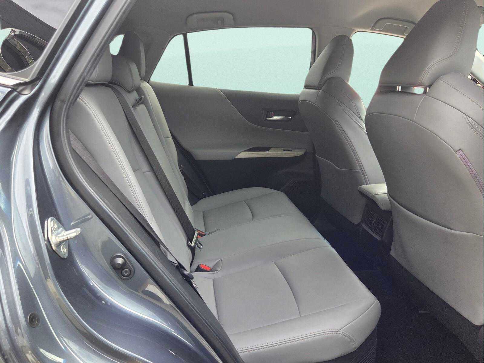 Used 2022 Toyota Venza XLE AWD/4WD image 14
