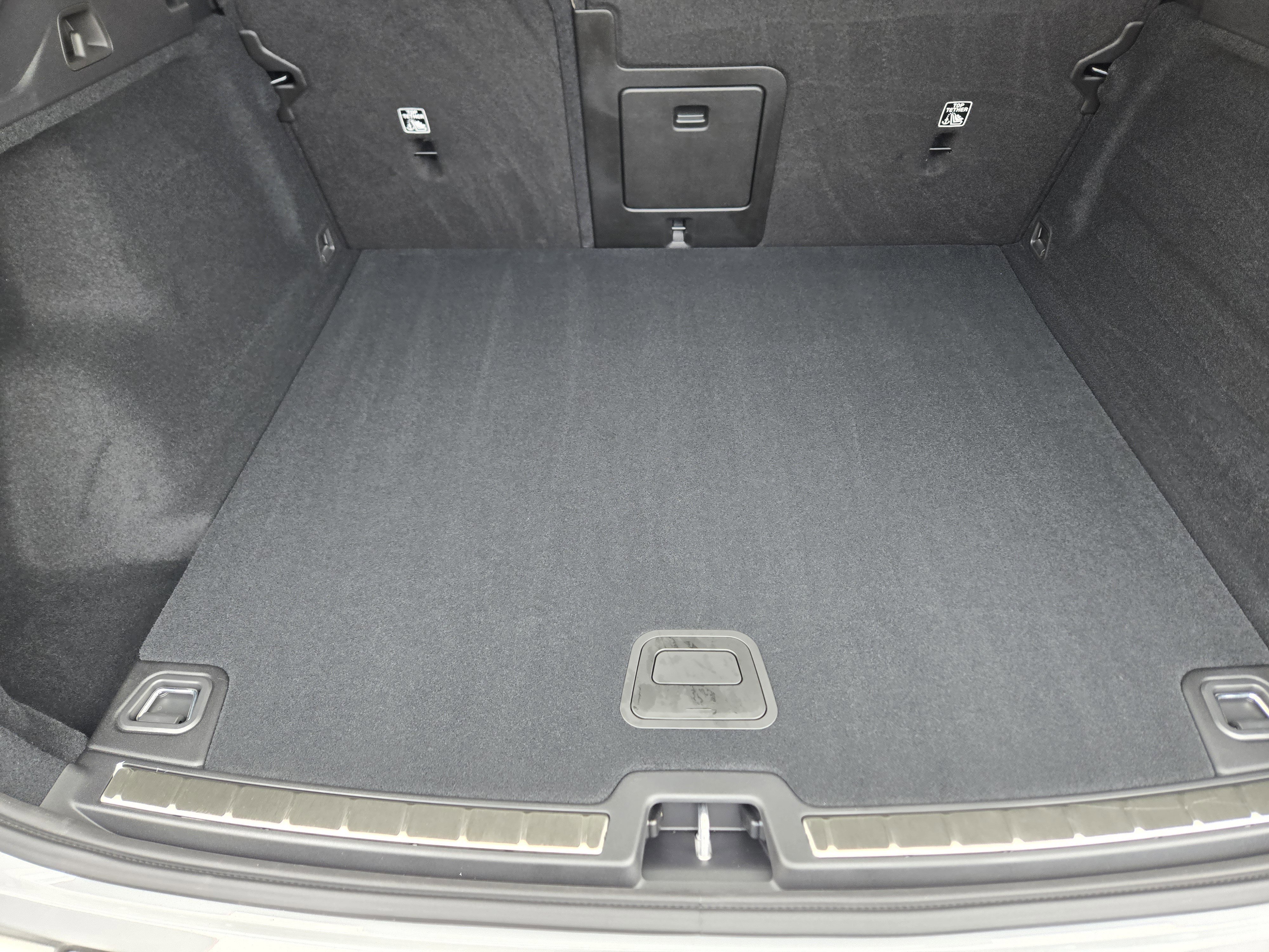 New 2026 Volvo XC60 B5 Plus w/ Protection Package Premier image 31