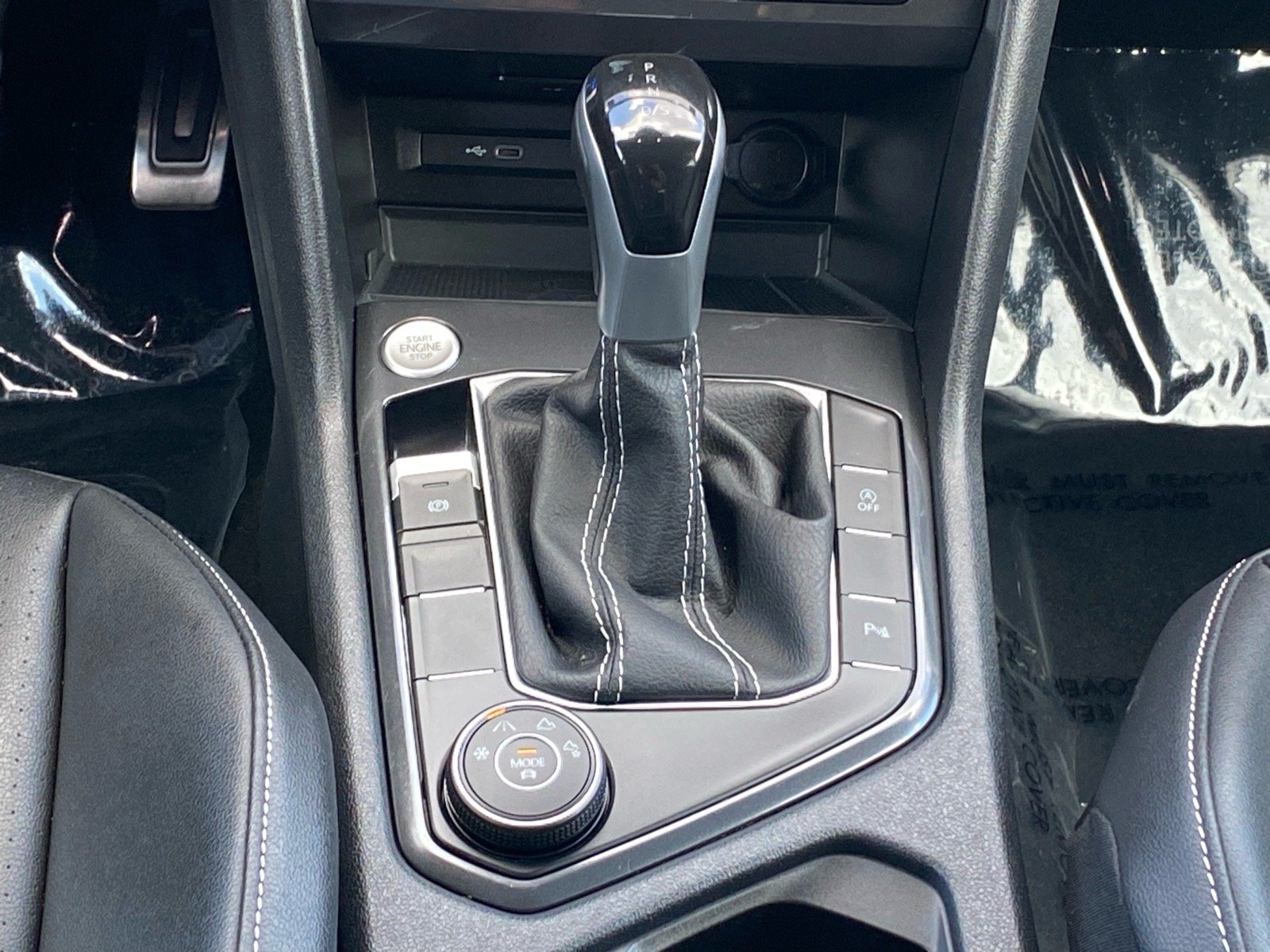 Certified 2024 Volkswagen Tiguan SE R-Line AWD/4WD image 13
