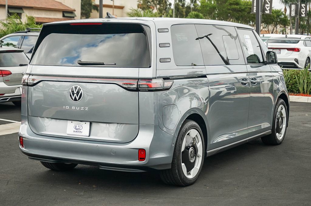 Used 2025 Volkswagen ID. Buzz Pro S RWD image 5