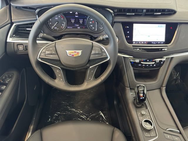 New 2026 Cadillac XT5 Premium Luxury w/ Driver Assist Package AWD/4WD image 17