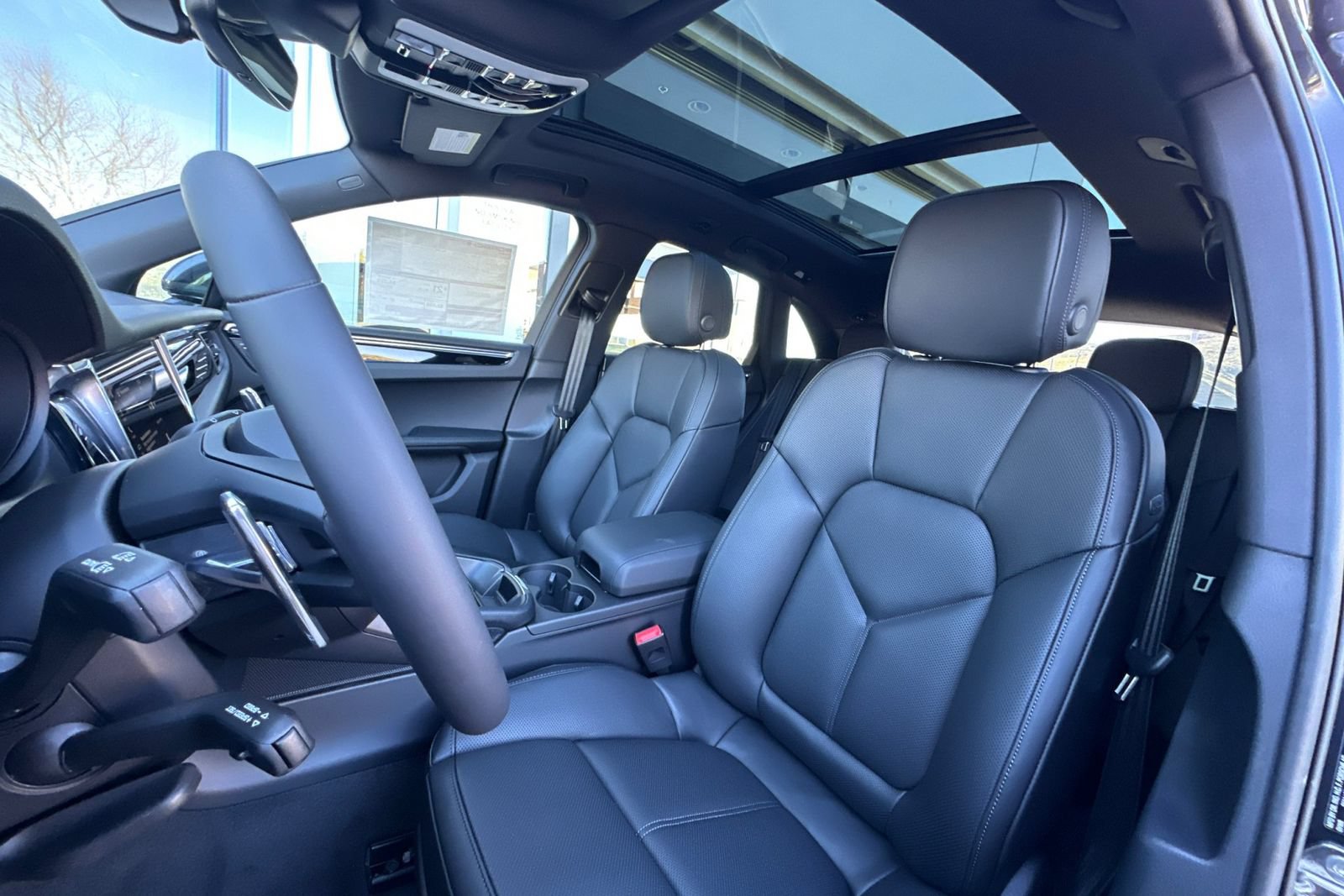 New 2026 Porsche Macan AWD/4WD image 5