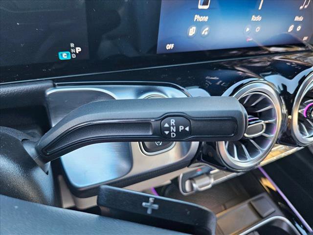 Used 2025 Mercedes-Benz GLB 250 image 11