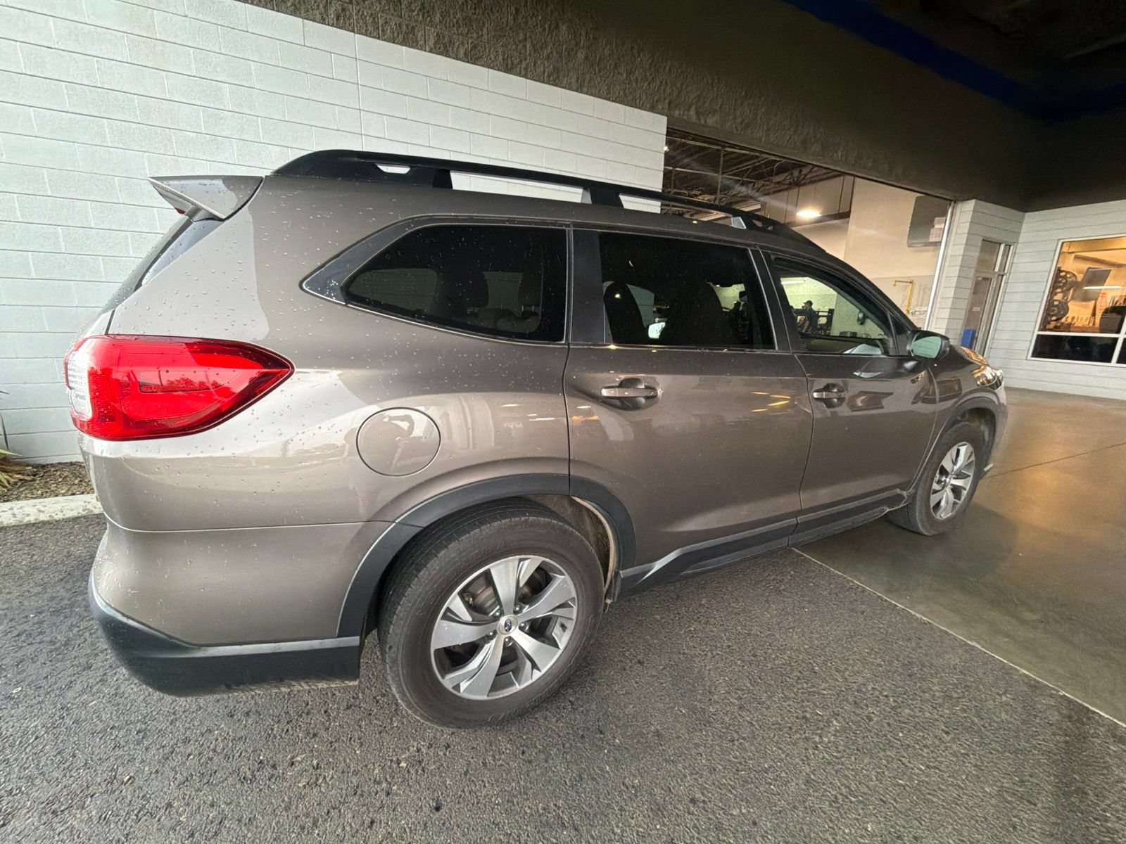 Used 2021 Subaru Ascent Premium w/ Convenience Package AWD/4WD image 4