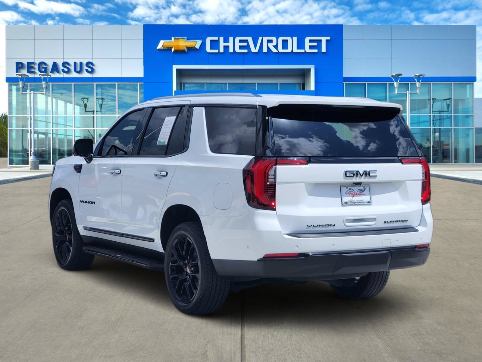 Certified 2026 GMC Yukon Elevation w/ LPO, Floor Liner Package RWD image 4