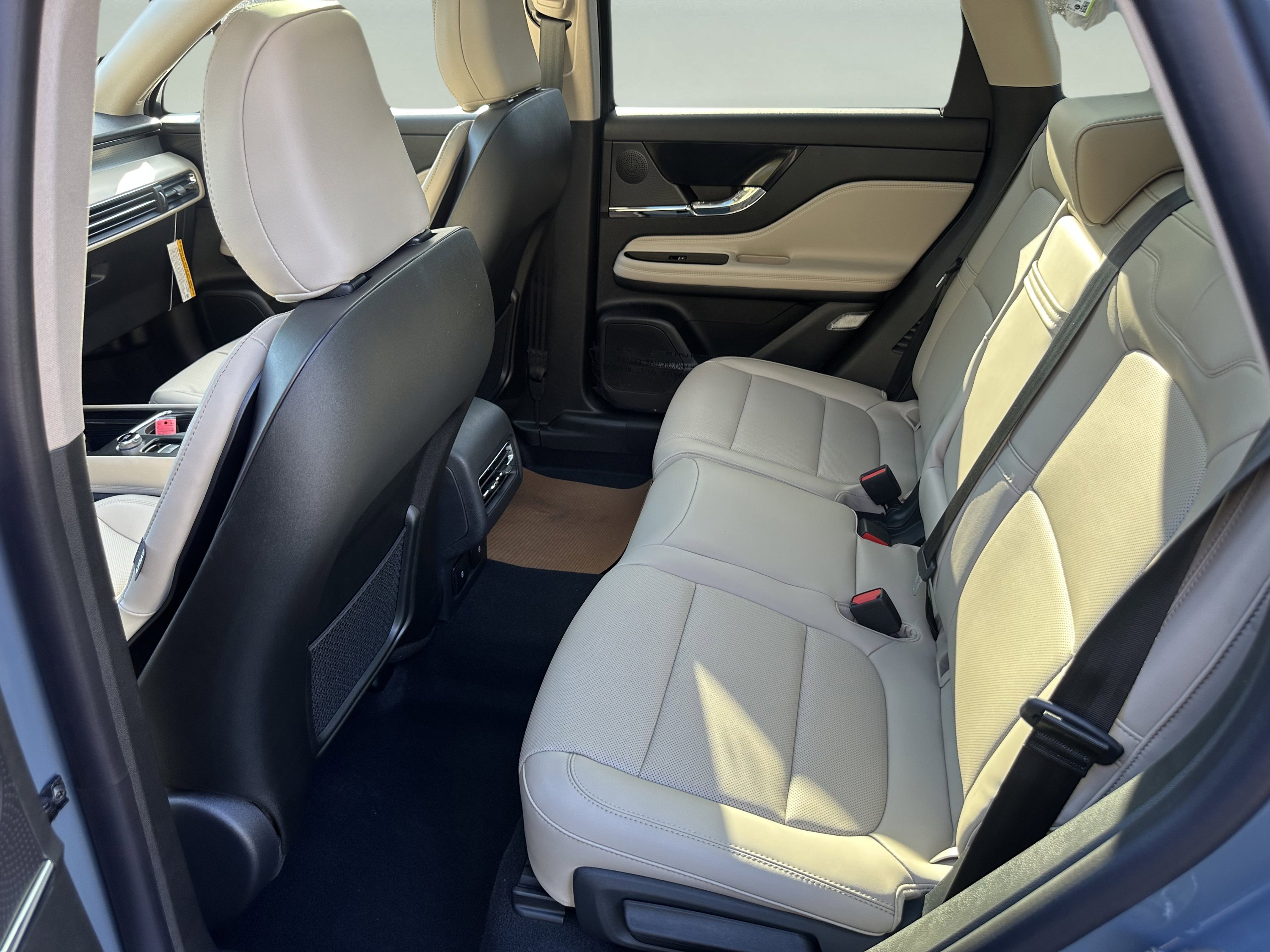 New 2026 Lincoln Corsair Premiere image 9