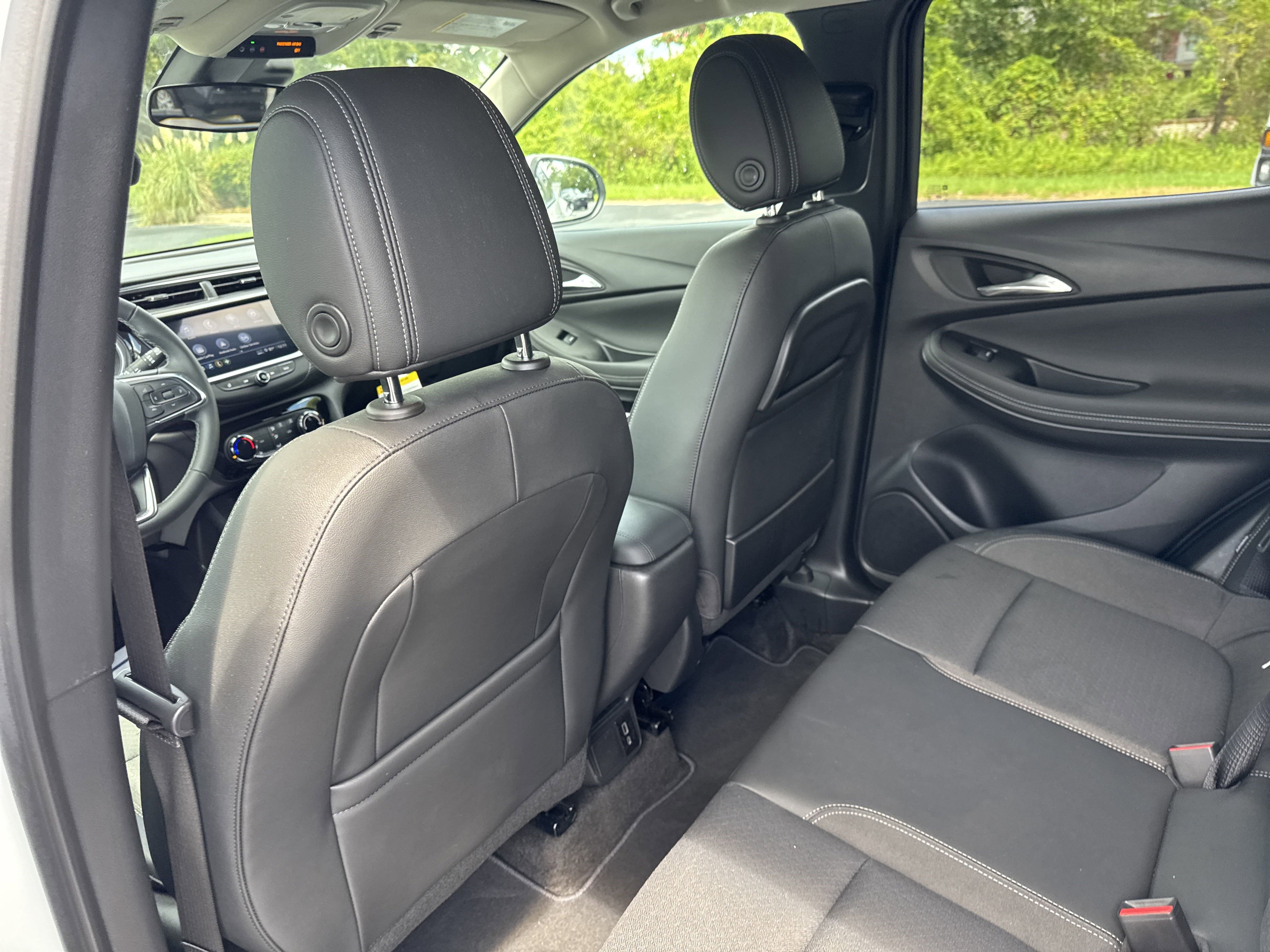 Used 2023 Buick Encore GX Preferred w/ Cold Weather Comfort Package image 25