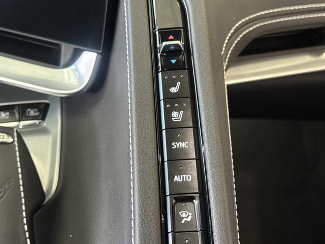 Used 2022 Chevrolet Corvette Stingray Preferred Cpe w/ Z51 Performance Package RWD image 19