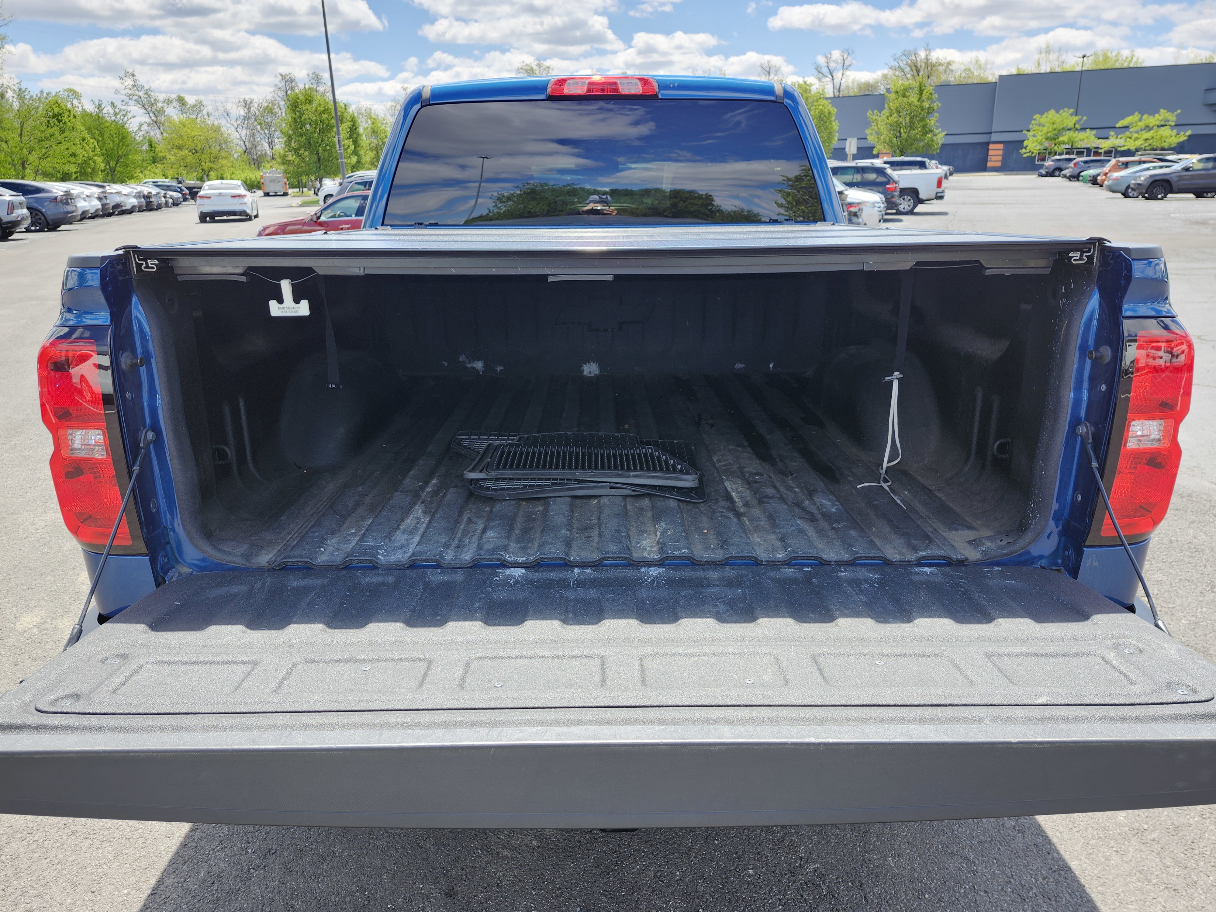 Used 2018 Chevrolet Silverado 1500 LT w/ All Star Edition image 24