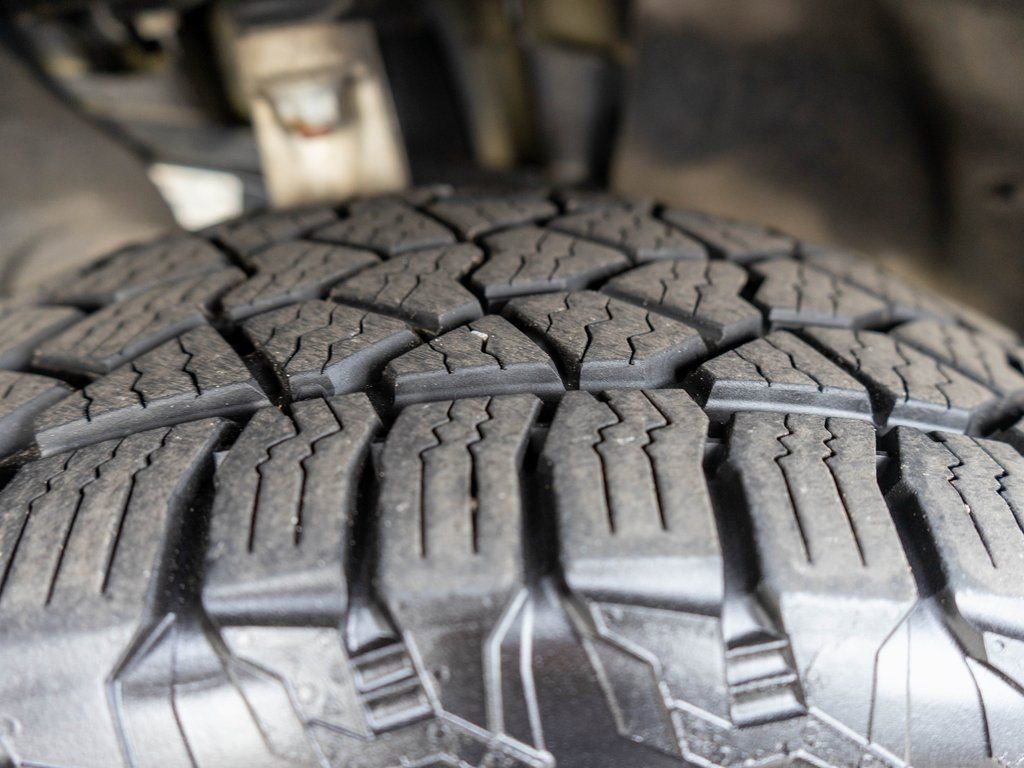 Used 2020 Jeep Grand Cherokee Laredo w/ Quick Order Package 2BN North image 38