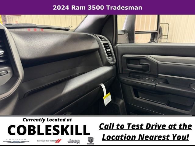 Used 2024 RAM 3500 Tradesman w/ Chrome Appearance Group image 24