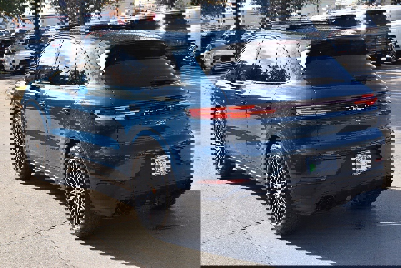 Used 2025 Porsche Cayenne image 10