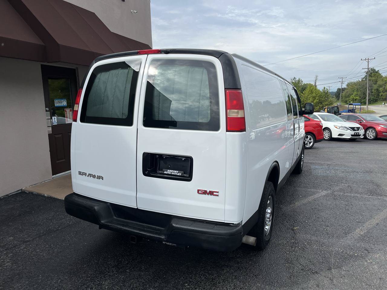 Used 2008 GMC Savana 3500 Extended RWD image 9