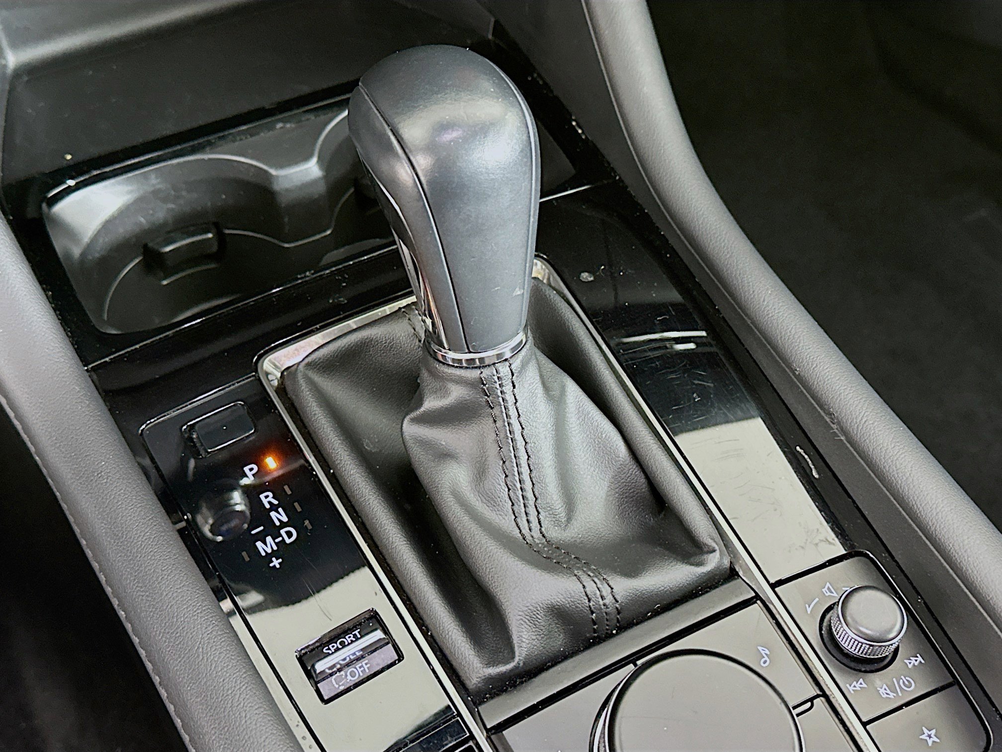 Used 2025 MAZDA MAZDA3 s image 24