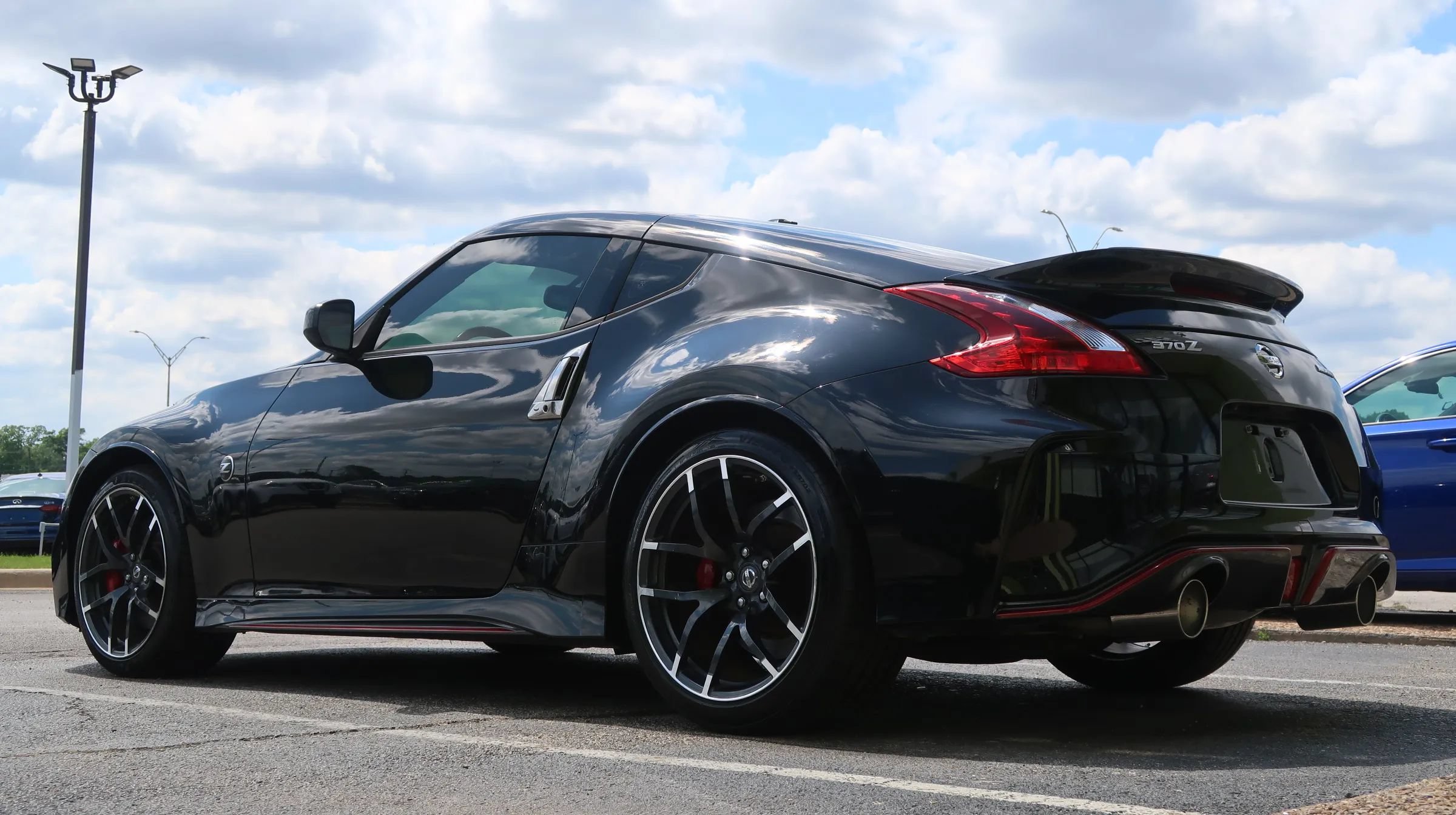 Used 2019 Nissan 370Z NISMO RWD image 13