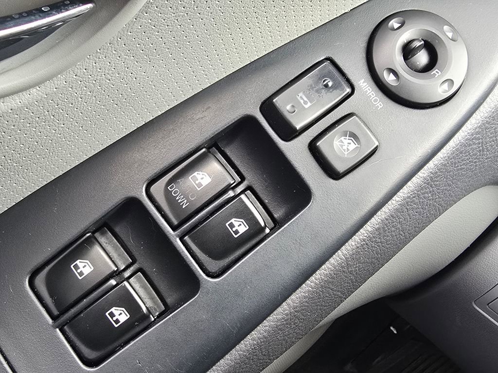 Used 2010 Hyundai Elantra GLS image 21