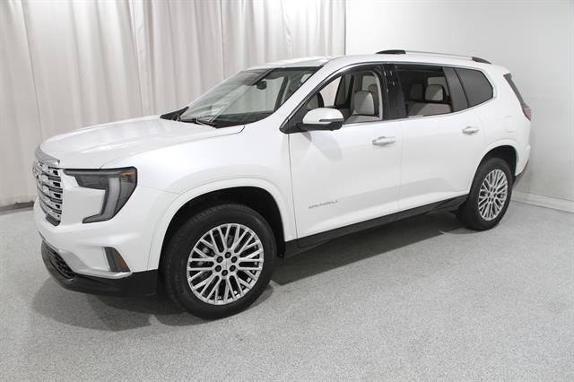 Used 2025 GMC Acadia Denali w/ LPO, Floor Liner Package FWD image 3