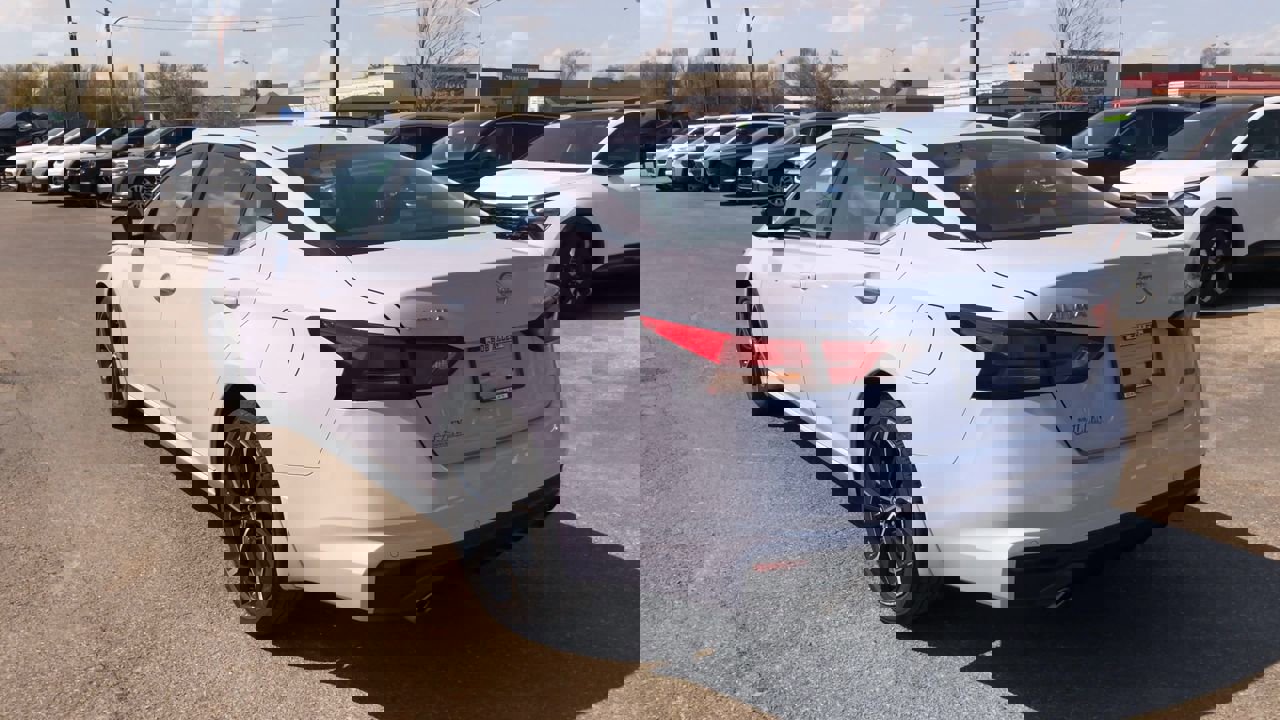 Used 2025 Nissan Altima 2.5 SR w/ SR Premium Package image 5