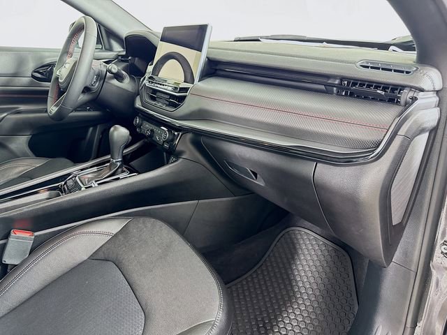 Used 2024 Jeep Compass Trailhawk w/ Sun and Sound Group AWD/4WD image 32