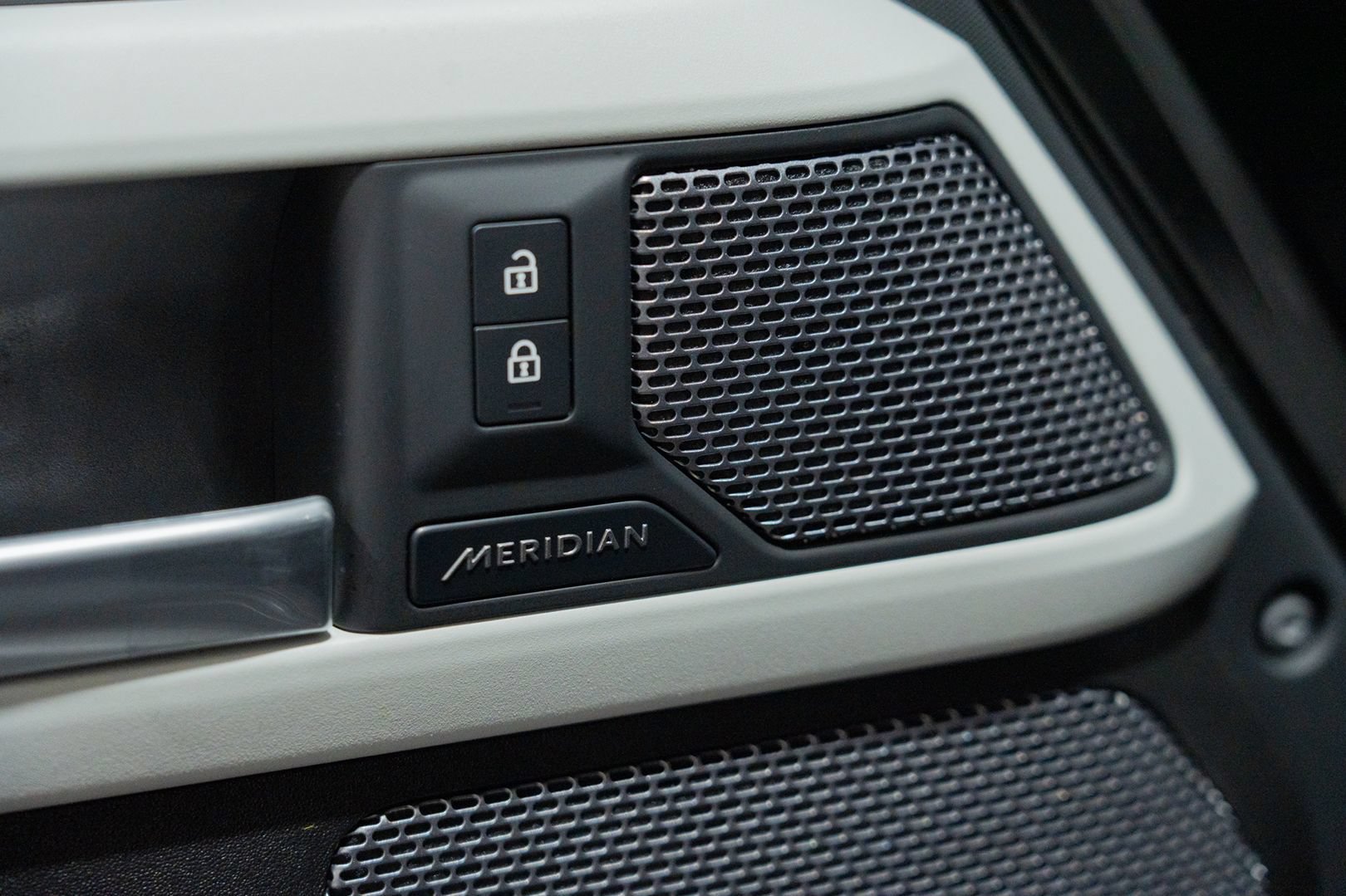 Used 2022 Land Rover Defender 110 S AWD/4WD image 28