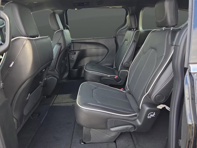 New 2026 Chrysler Pacifica Limited w/ Trailer Tow Group image 33