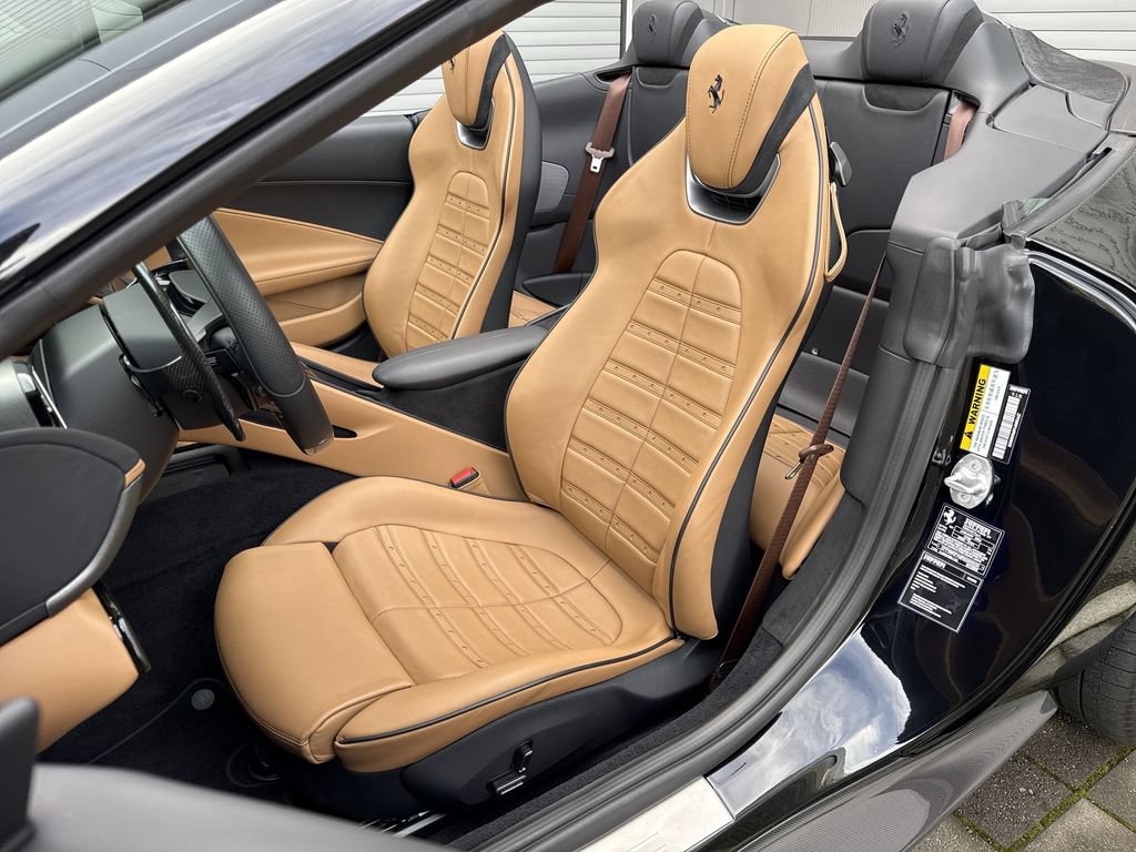 Certified 2024 Ferrari Roma Spider RWD image 11