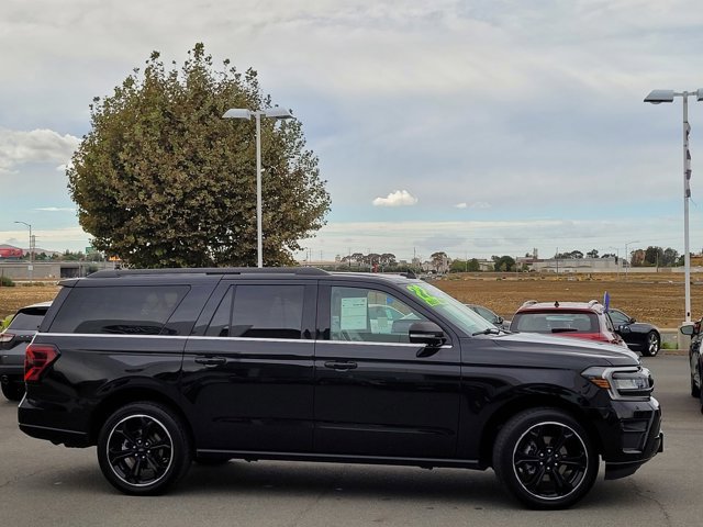 Certified 2022 Ford Expedition Max Limited image 3
