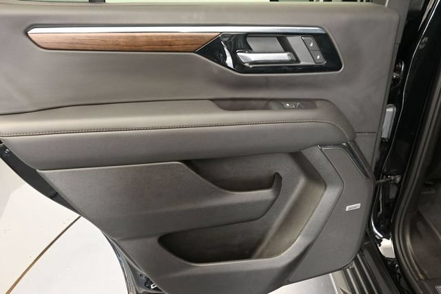 Used 2025 Chevrolet Tahoe High Country w/ Sun And Tow Package AWD/4WD image 29