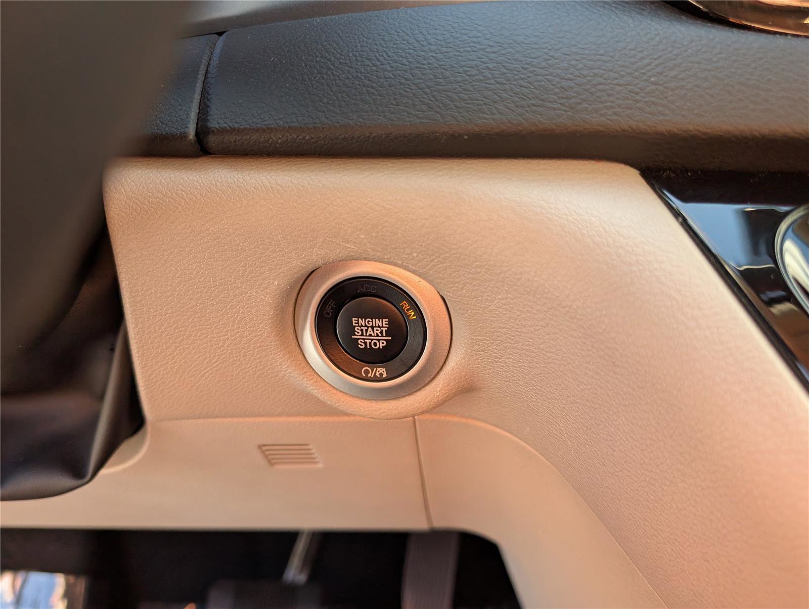 Used 2022 Chrysler Pacifica Touring-L FWD image 27