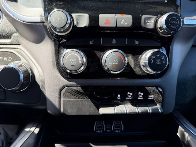 New 2026 RAM 1500 4x4 Crew Cab image 28
