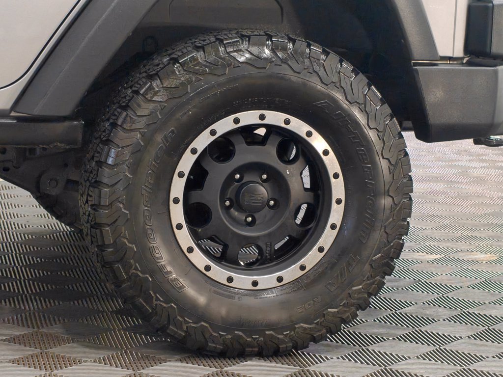 Used 2013 Jeep Wrangler Unlimited Rubicon w/ Dual Top Group AWD/4WD image 36