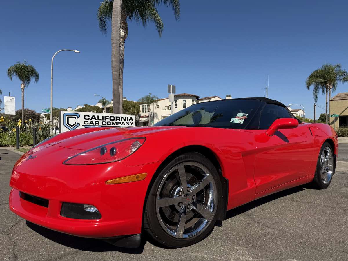 Used 2010 Chevrolet Corvette Convertible w/ Preferred Equipment Group RWD image 2