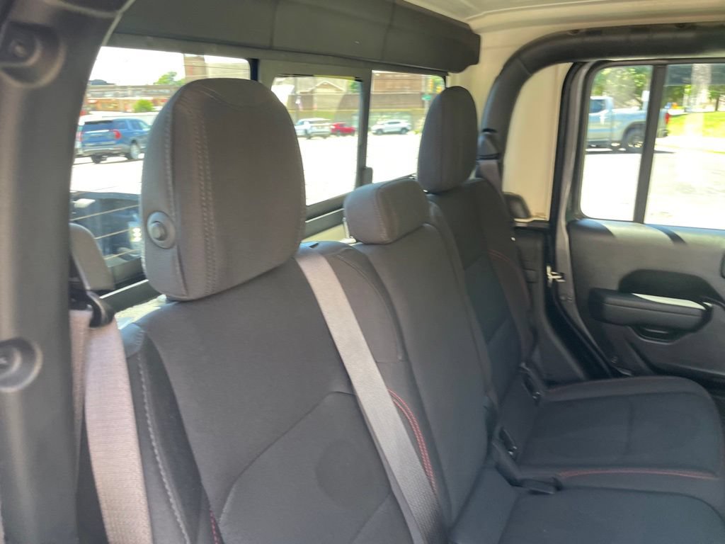 Used 2023 Jeep Gladiator Rubicon w/ LED Lighting Group AWD/4WD image 39