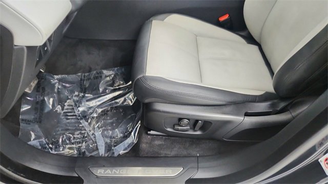Used 2024 Land Rover Range Rover Velar Dynamic SE image 35