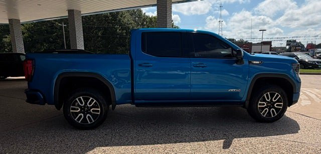 Used 2022 GMC Sierra 1500 AT4 w/ AT4 Preferred Package AWD/4WD image 2