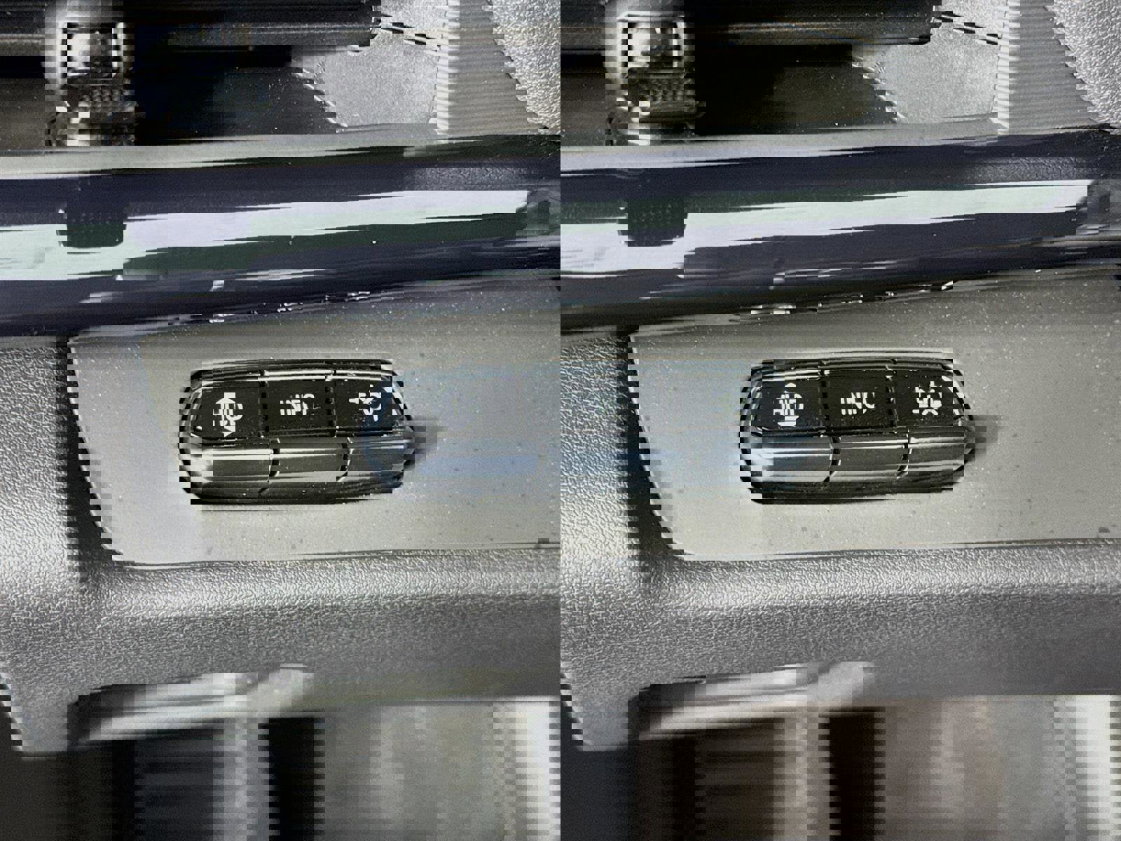 Used 2025 Chevrolet Corvette Stingray Preferred Conv w/ Stealth Interior Trim Package image 11