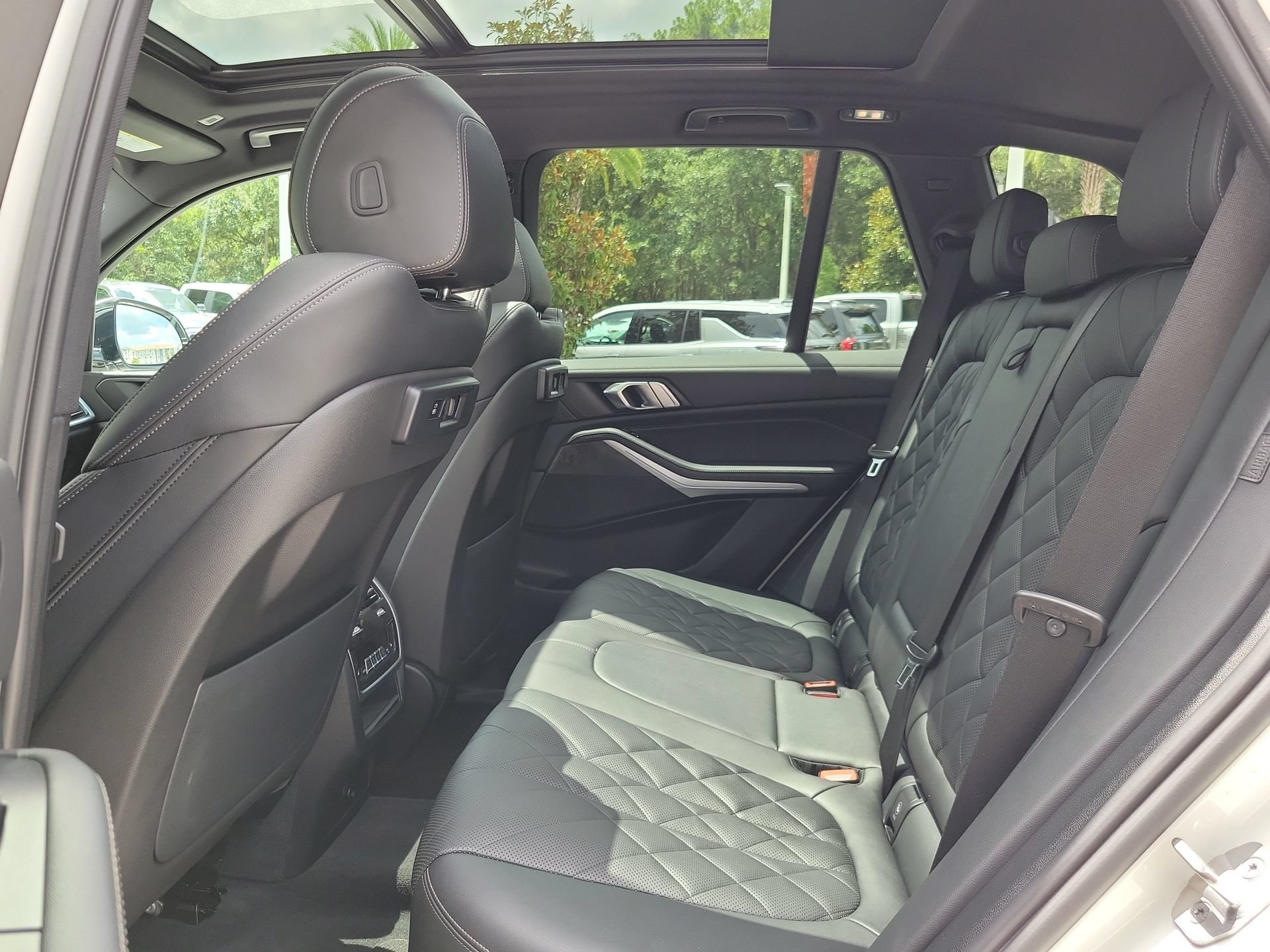 Used 2023 BMW X5 xDrive45e w/ Climate Comfort Package AWD/4WD image 18