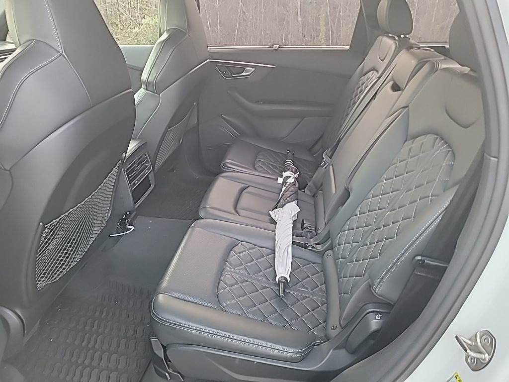 Used 2020 Audi SQ7 Prestige w/ Prestige Package image 6