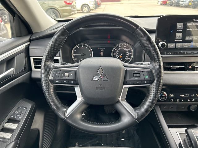Used 2024 Mitsubishi Outlander SE image 12