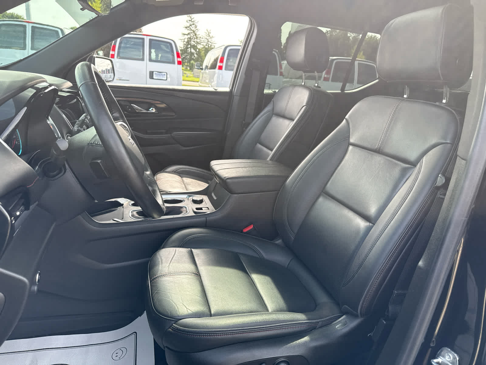Certified 2022 Chevrolet Traverse RS w/ LPO, Floor Liner Package AWD/4WD image 10